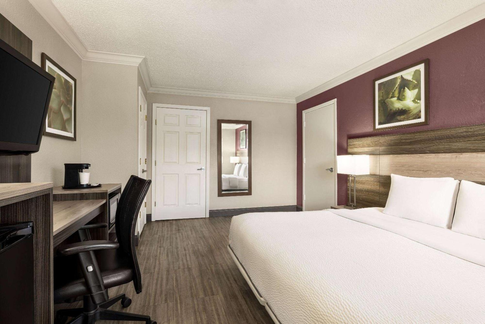 La Quinta Inn By Wyndham San Antonio Lackland Exteriér fotografie