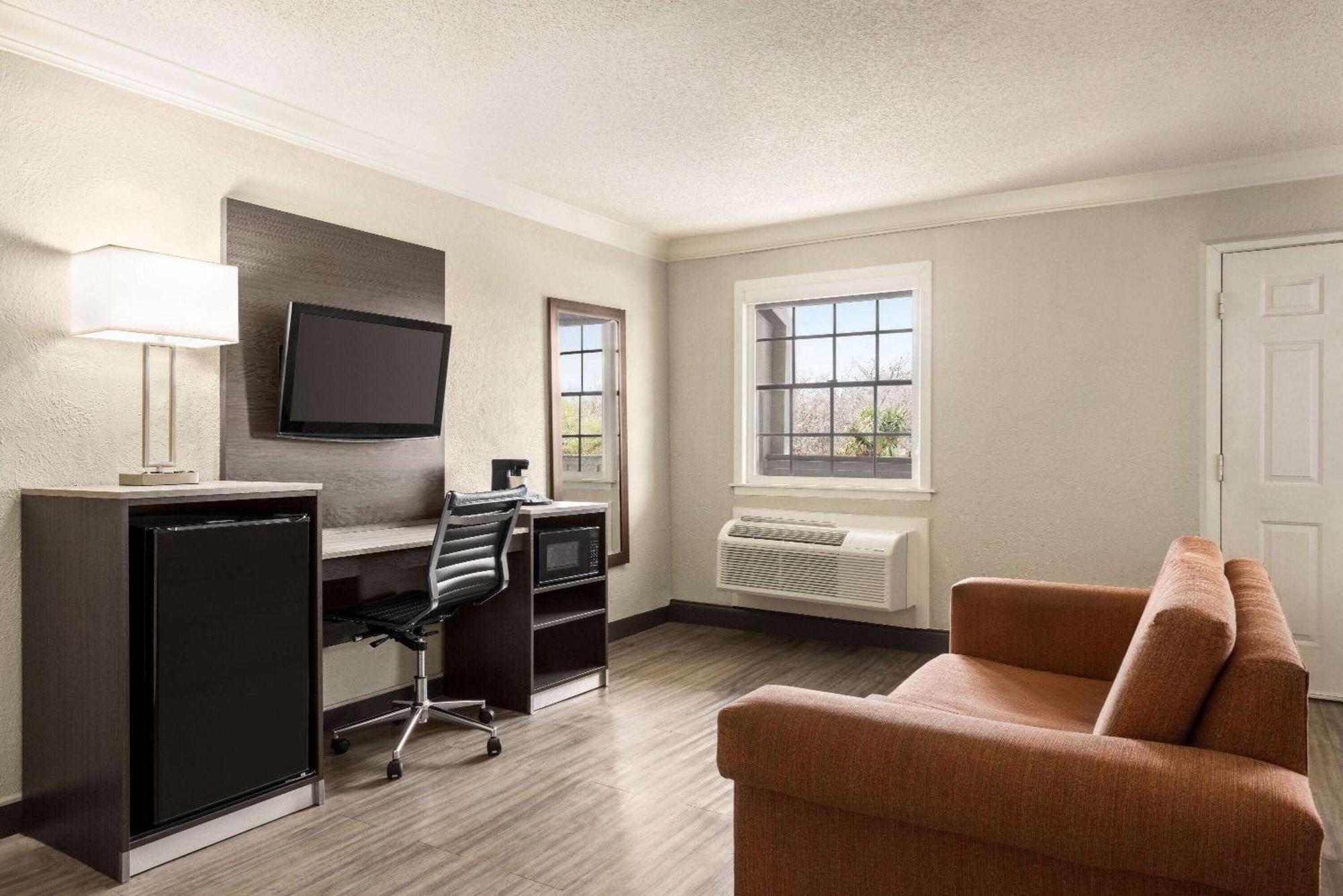 La Quinta Inn By Wyndham San Antonio Lackland Exteriér fotografie